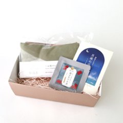 【首肩まわりの凝りと冷えに】天然ハーブの香りに癒されながら温められる首肩用ホットパッドセットの画像