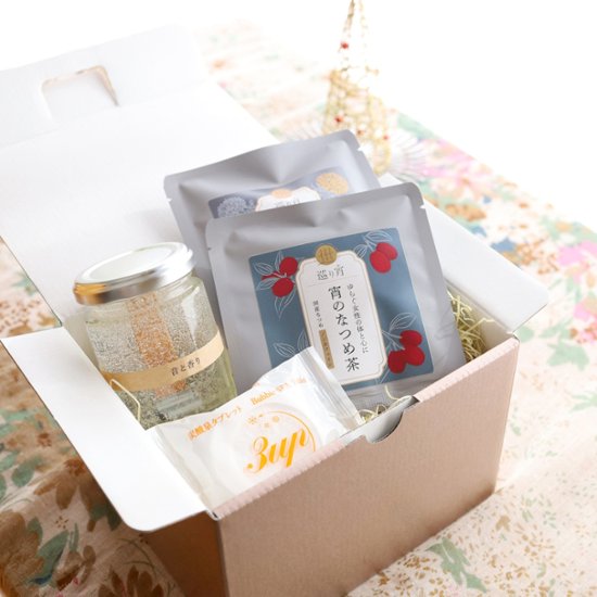 巡る癒しのギフトボックスセット（アロマキャンドル、重炭酸イオン入浴剤、なつめ茶、紅花ブレンド茶）画像