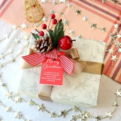 巡る癒しのギフトボックスセット（アロマキャンドル、重炭酸イオン入浴剤、なつめ茶、紅花ブレンド茶）の画像