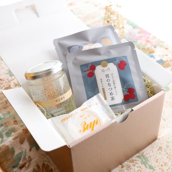 巡る癒しのギフトボックスセット（アロマキャンドル、重炭酸イオン入浴剤、なつめ茶、紅花ブレンド茶）画像
