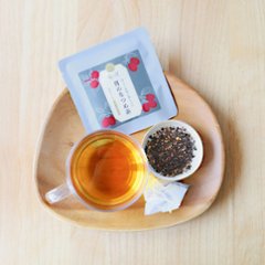 ゆるり宵の4点ギフトBOXセット（宵のなつめ茶TB4個分・アロマキャンドル・よもぎ入浴剤・シルクソックス）画像