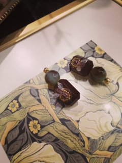 Burgundy Vintage earrings画像