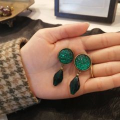 Green Vintage earrings画像