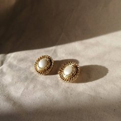 Vintage button earringsの画像