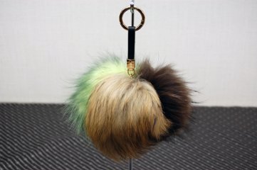 フィンラクーン　ポンポン3個チャームの画像