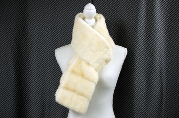 パールミンク　ロングマフラーの画像