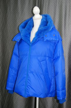 レッキスファー使い　フーディーダウンジャケット画像