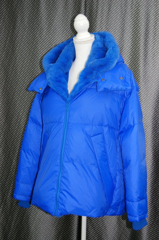 レッキスファー使い　フーディーダウンジャケット画像