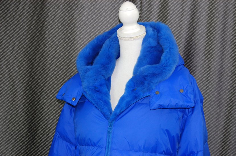 レッキスファー使い　フーディーダウンジャケット画像