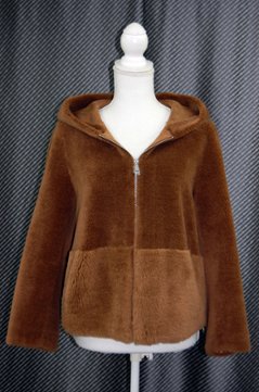 ラムウール　フーディージャケットの画像