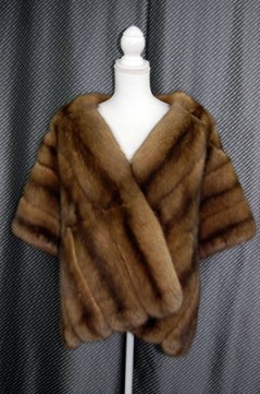 シルバリーセーブル　幅広ストールの画像