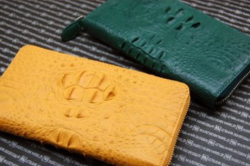 クラウンマーククロコダイル　ラウンド長財布の画像