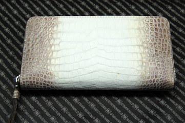 ヒマラヤクロコダイル　ラウンド長財布の画像