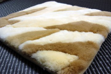 刈毛ムートン　座布団クッション画像