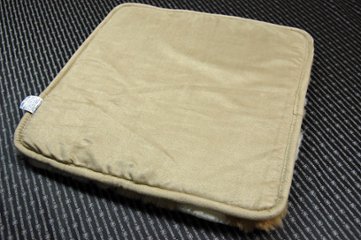 刈毛ムートン　座布団クッション画像