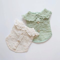 ruffled collar sleeveless blouseの画像