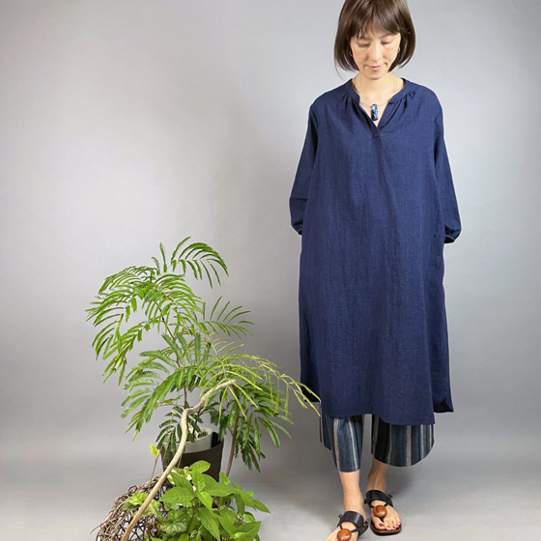 AO daikanyama 藍染ギャザーカシュクールドレス 