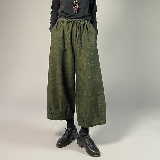 【遠州綿紬】タックワイドパンツ　あらし　無地　草色画像