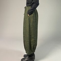 【遠州綿紬】タックワイドパンツ　あらし　無地　草色画像