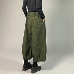 【遠州綿紬】タックワイドパンツ　あらし　無地　草色画像