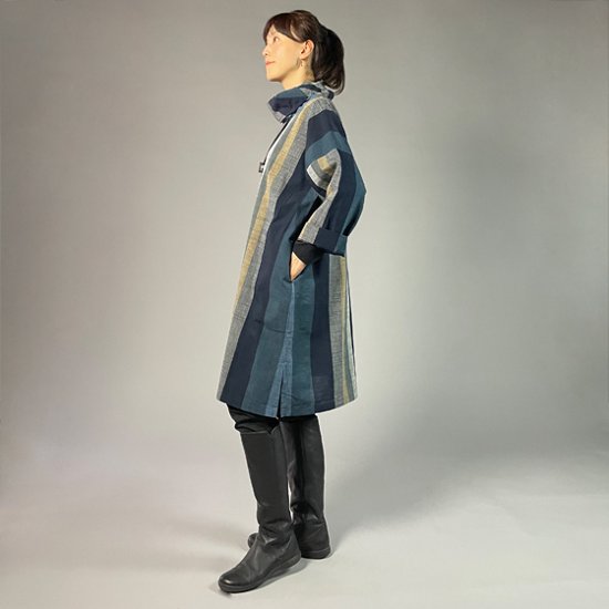 【遠州綿紬】オフタートルロングチュニック　重ね縞　「十六夜」紺画像