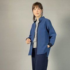 【備後絣】藍染め　台衿付きスタンドカラーブラウス　配色切り替え　中紺　青画像