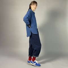 【備後絣】藍染め　台衿付きスタンドカラーブラウス　配色切り替え　中紺　青画像