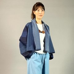 【遠州木綿】藍染め　羽織ショートジャケット　刺し子風　カツオ縞ベース紺の画像