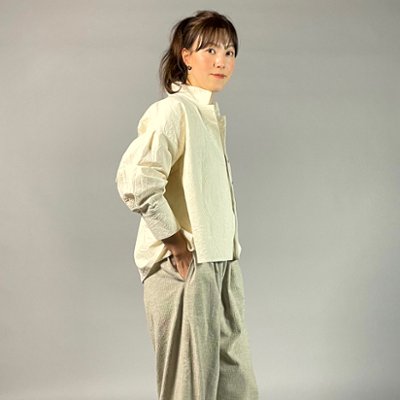 【亀田縞】ロングカフスショートブラウス　ワッシャー　オフホワイトの画像