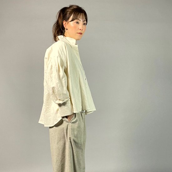 【亀田縞】ロングカフスショートブラウス　ワッシャー　オフホワイト画像
