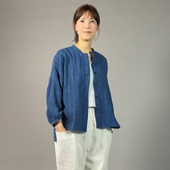 【備後絣】藍染め　前開きバルーン袖ブラウス　文人絣　中紺画像