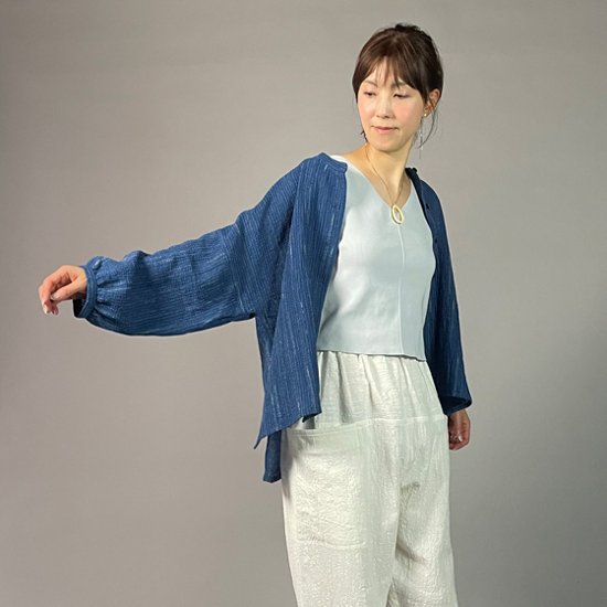 【備後絣】藍染め　前開きバルーン袖ブラウス　文人絣　中紺画像