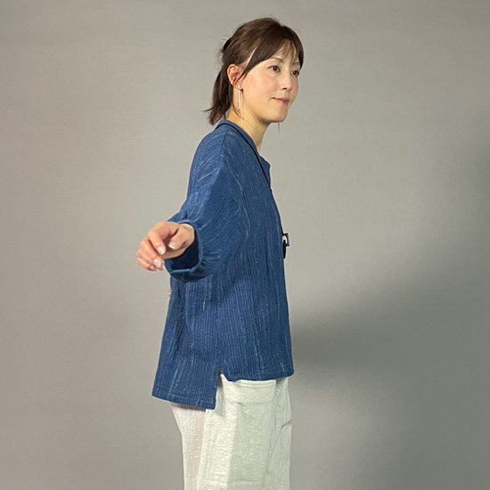 【備後絣】藍染め　前開きバルーン袖ブラウス　文人絣　中紺画像