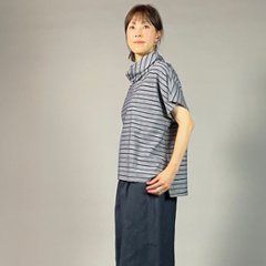 【亀田縞】オフタートルフレンチブラウス　綿ちぢみ　グレー地紺ストライプ画像