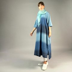 【遠州木綿】藍染め　ワイド・ノーカラーワンピース　藍染段ぼかし　画像