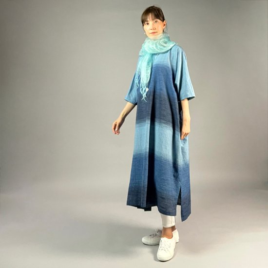 【遠州木綿】藍染め　ワイド・ノーカラーワンピース　藍染段ぼかし　画像