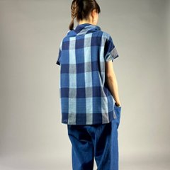 【遠州木綿】藍染め　フレンチオフタートルブラウス　格子画像