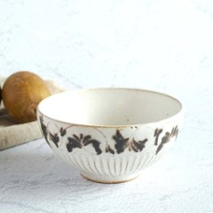 泥白からくさ飯碗の画像