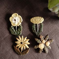 ブローチの画像