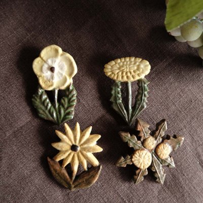 ブローチの画像