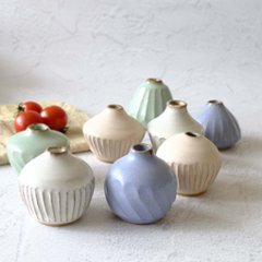 野の花一輪挿しの画像