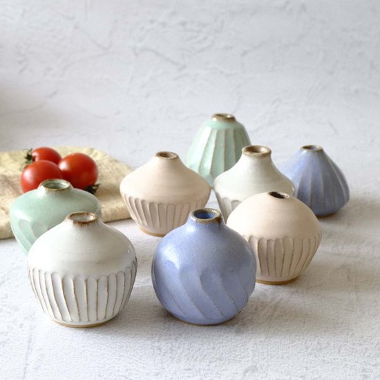 野の花一輪挿し画像