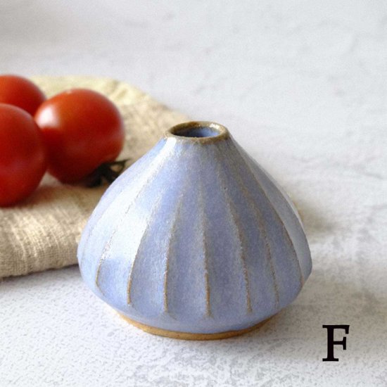 野の花一輪挿し画像