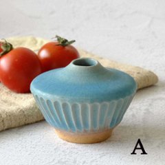 野の花一輪挿し画像