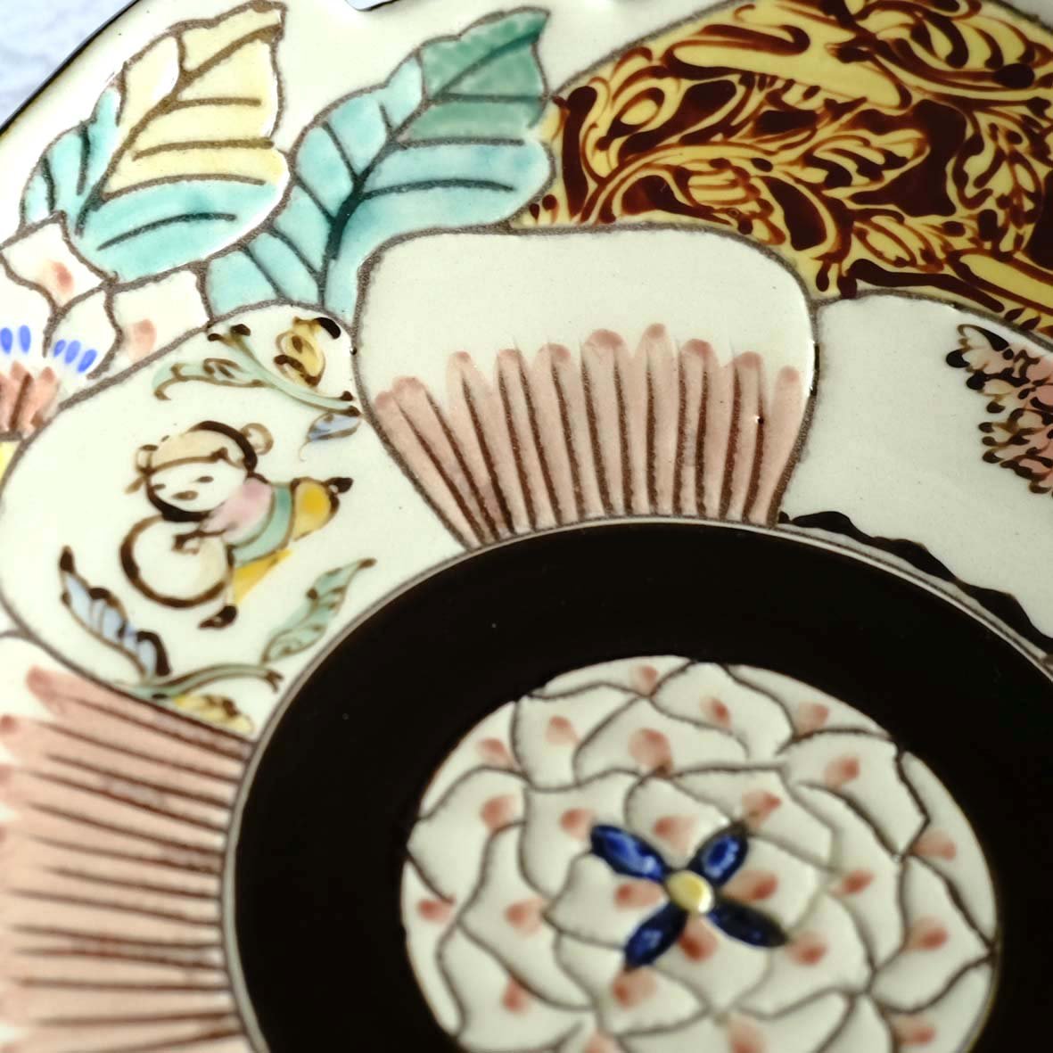 変形花型皿(唐子と龍)|創作品モール あるる 変形花型皿(唐子と龍)|創作品モール あるる