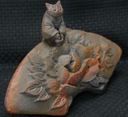 水谷満 作 牡丹の花入れ 猫の焼き物たち 皿や器や招き猫画像