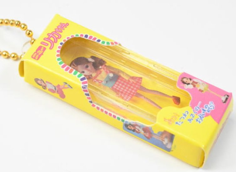リカちゃん 歴代ミニチュアパッケージコレクション 全4種コンプリートセット タカラトミーアーツ カプセルトイ ガチャガチャ ガシャポン ガチャポン 【新品同様品】画像