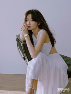 雑誌/ 瑞麗伊人風尚雜志 2022年8月 中国版　秦嵐（チン・ラン）：表紙！記事掲載！Rayli Her Style ef　中国雑誌画像
