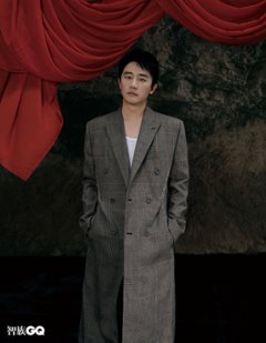 雑誌/ 智族GQ 2022年8月 中国版　黄軒（ホアン・シュアン）：表紙！記事掲載！ ジーキュー　中国雑誌画像