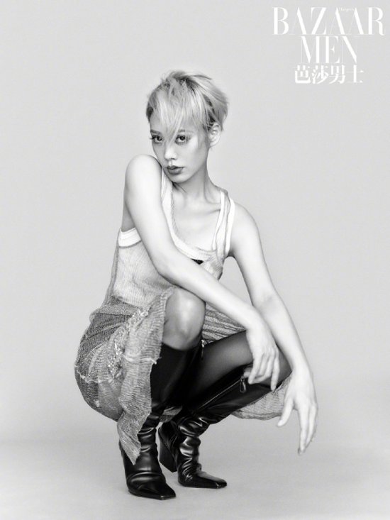 雑誌/ 芭莎男士 2022年8月 中国版　寧靜（ニン・ジン/Ning Jing）：表紙！記事掲載！ Harper’s BAZAAR MEN STYLE ハーパーズバザー メンスタイル　中国雑誌画像